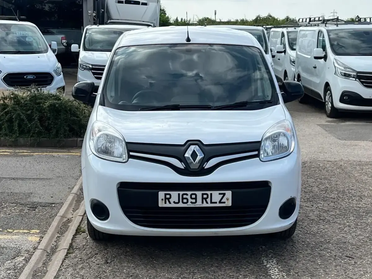 Used Renault Kangoo Business 95 HP (69 kW) 2019 White MPV