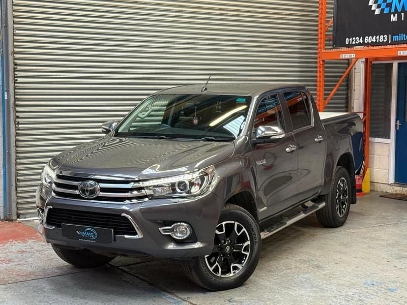 Used Toyota HiLux 2016 Grey Pickup