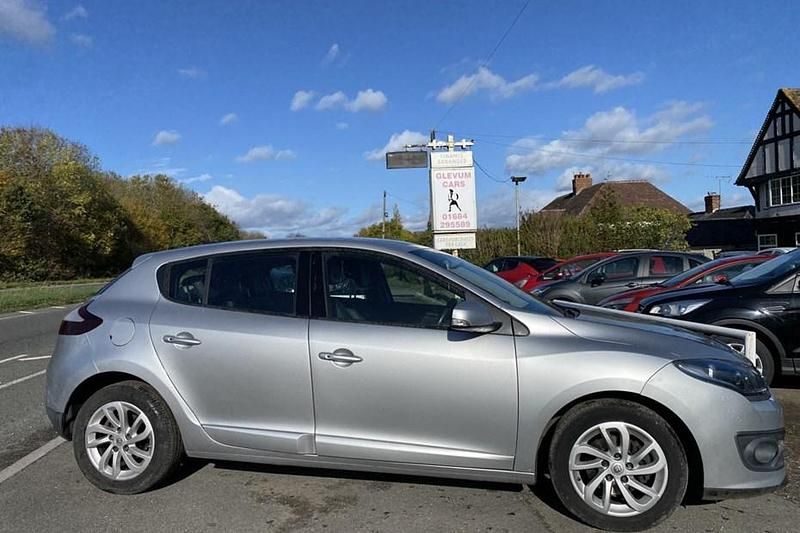 Used 2016 Renault Mégane III Dynamique Hatchback | £4,995 (Fair price) - Image 1/1