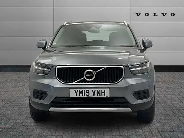 Used Volvo XC40 Momentum 154 HP (113 kW) 2019 Grey SUV