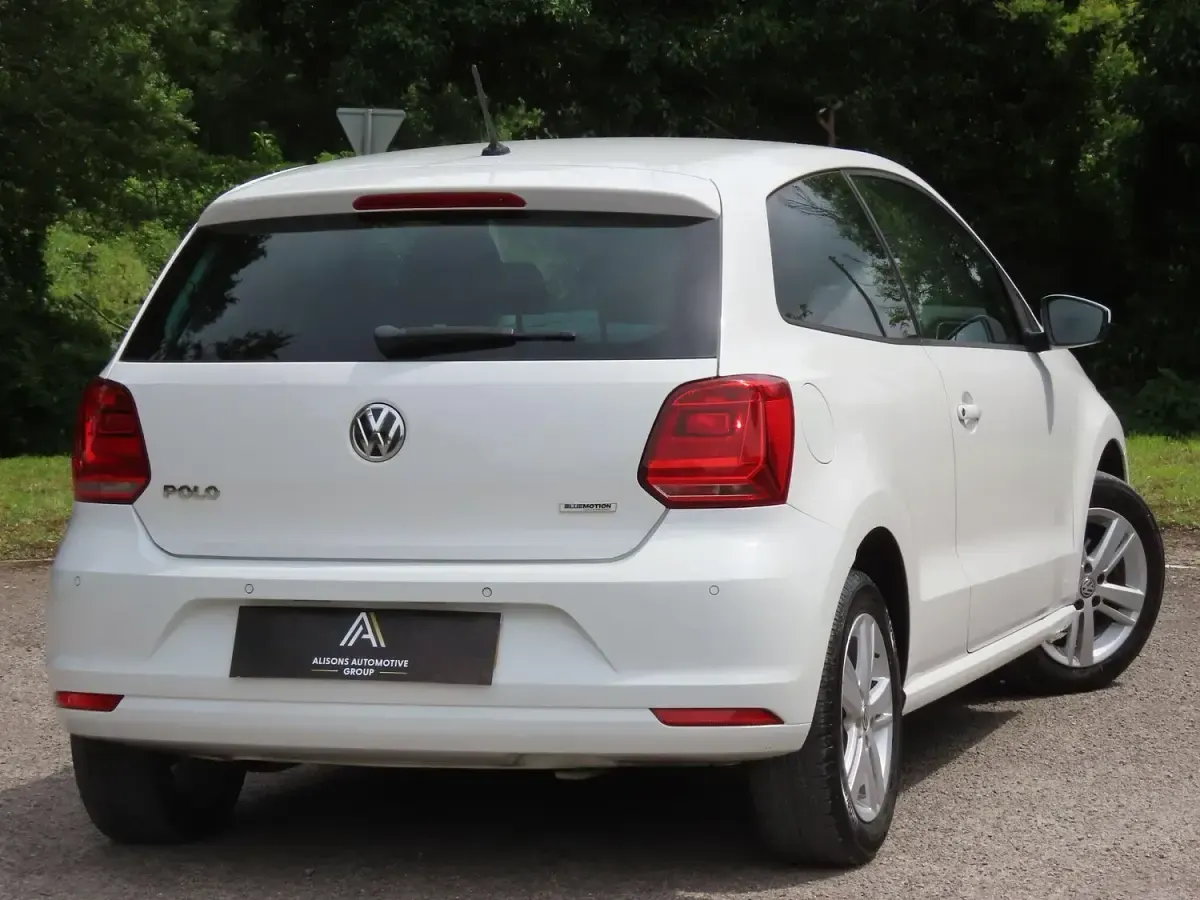 Used VW Polo Edition 75 HP (55 kW) 2017 White Hatchback