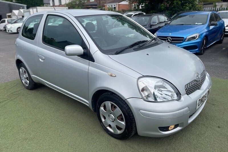 Silver Used 2005 Toyota Yaris Hatchback | £1,000 (Good price) - Image 1/1