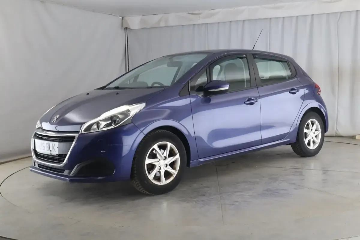 Used Peugeot 208 Active 68 HP (50 kW) 2016 Blue Hatchback