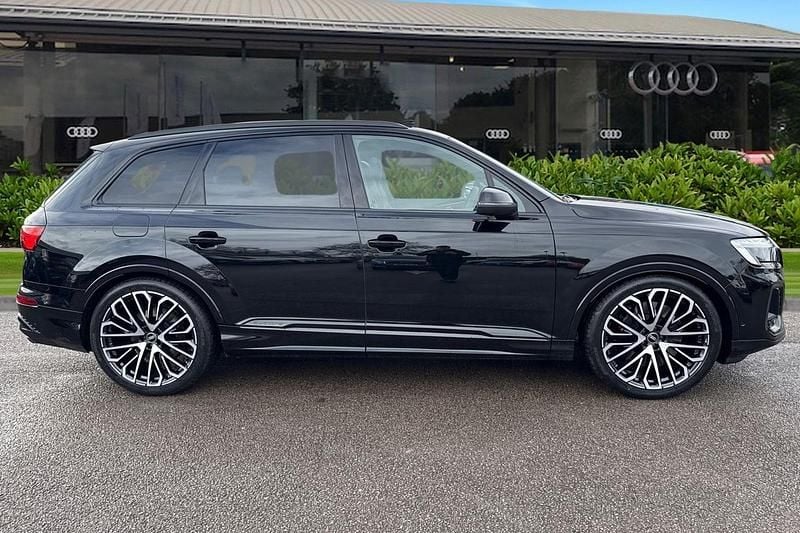 New Audi SQ7 Black Edition 507 HP (372 kW) 2026 Black SUV