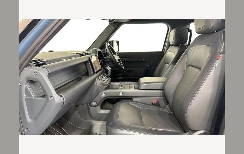 Used Land Rover Defender HSE Dynamic 300 HP (220 kW) 2024 Blue SUV