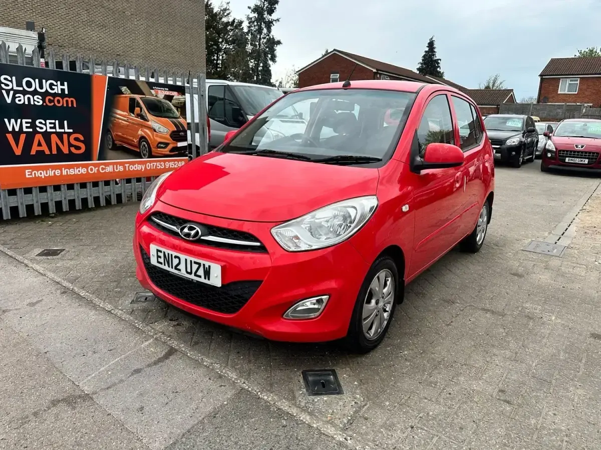 Usado Hyundai i10 Active 86 HP (63 kW) 2012 Vermelho Citadino
