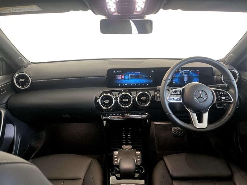 Used Mercedes A180 Executive 136 HP (100 kW) 2022 Blue Hatchback