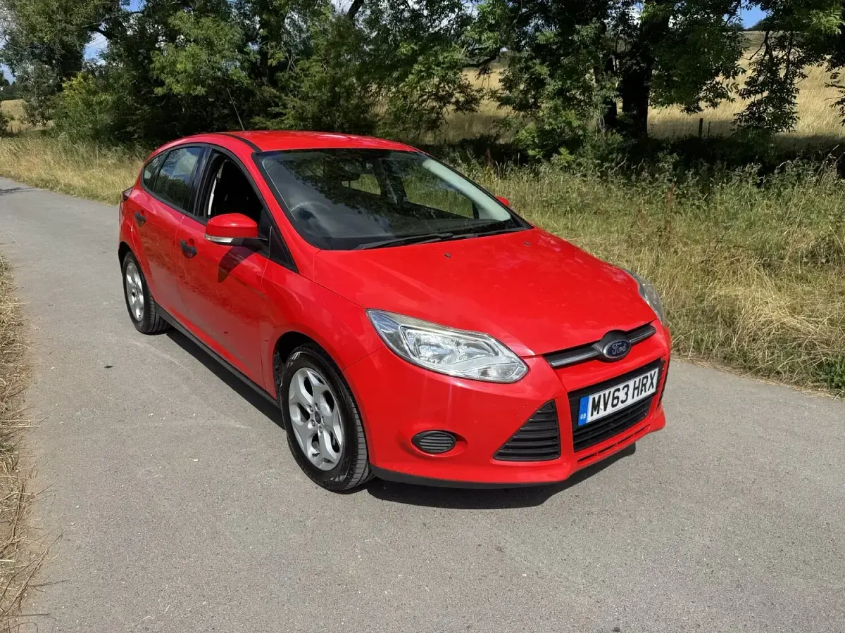 Used Ford Focus Studio 2013 Red Hatchback