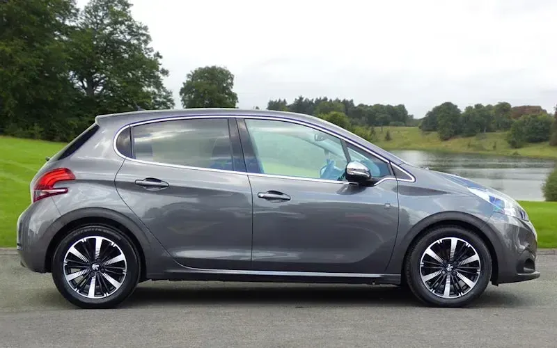 Used Peugeot 208 82 HP (60 kW) 2019 Hatchback