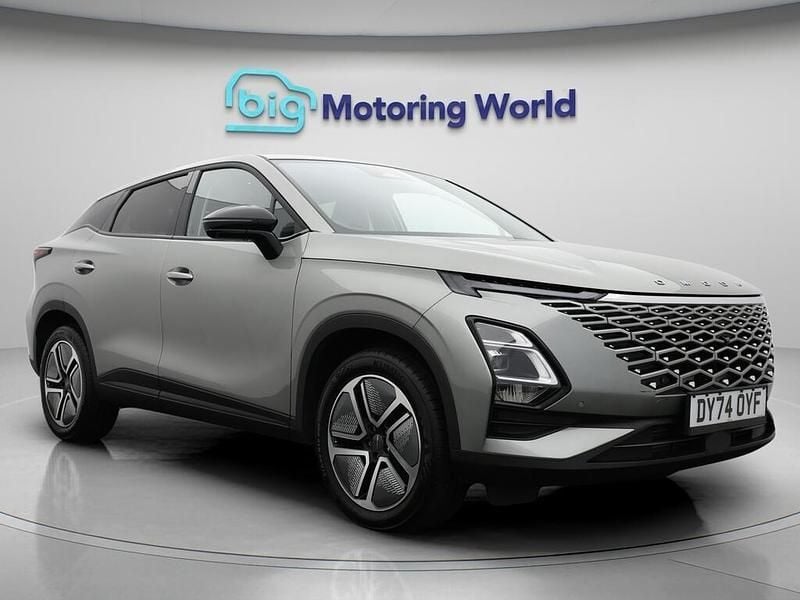 Silver Used 2024 Omoda 5 SUV | £19,300 (Good price) - Image 1/4