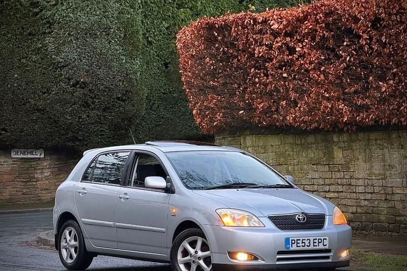Usado Toyota Corolla 2003 Prateado Citadino