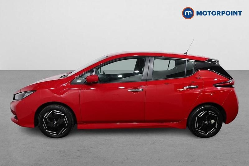 Used Nissan Leaf Acenta 110 kW (150 HP) 2022 Red Hatchback