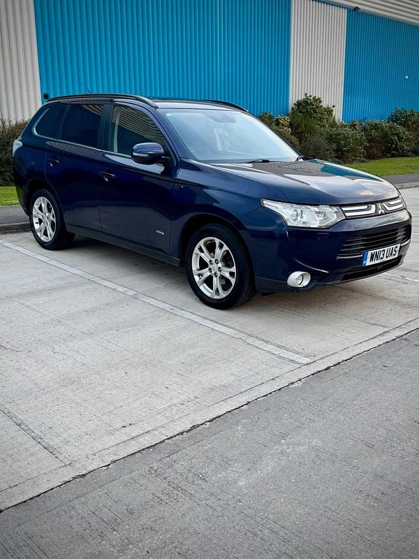 Blue Used 2013 Mitsubishi Outlander SUV | £3,800 (Good price) - Image 1/4