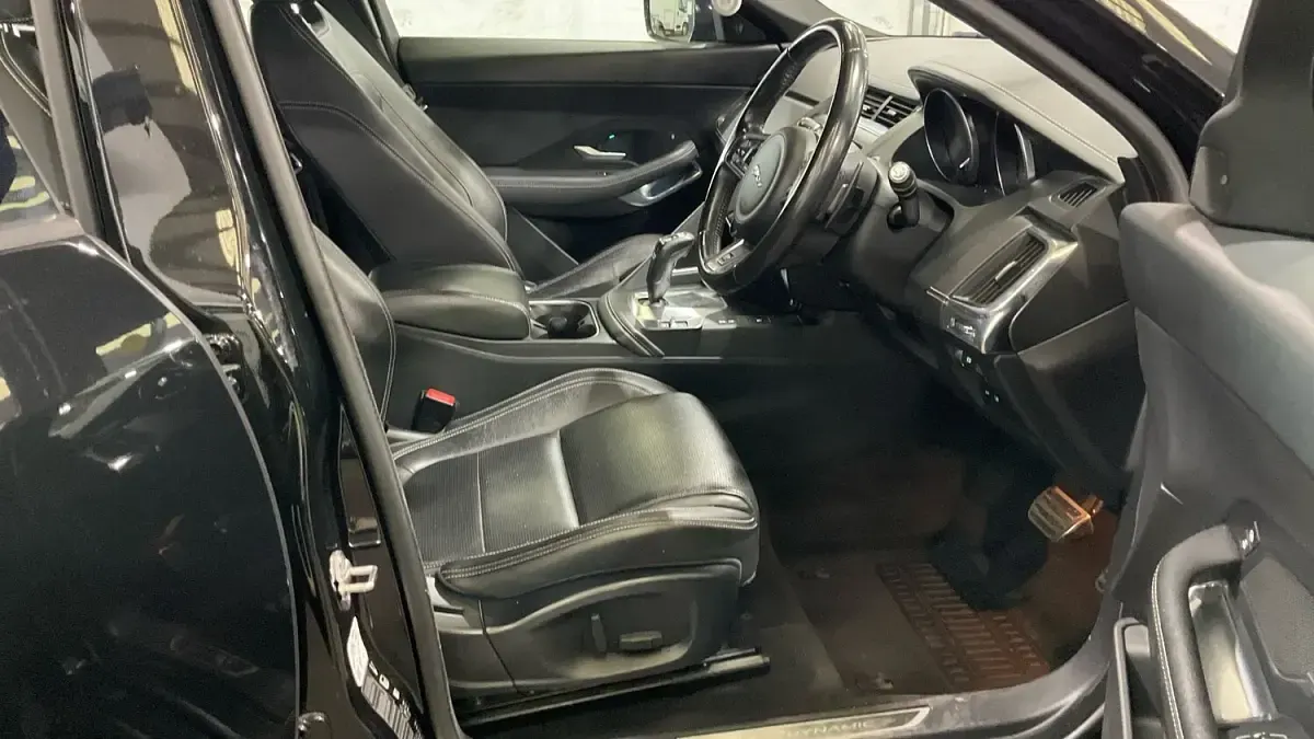 Used Jaguar E-Pace R-Dynamic 180 HP (132 kW) 2018 Black SUV