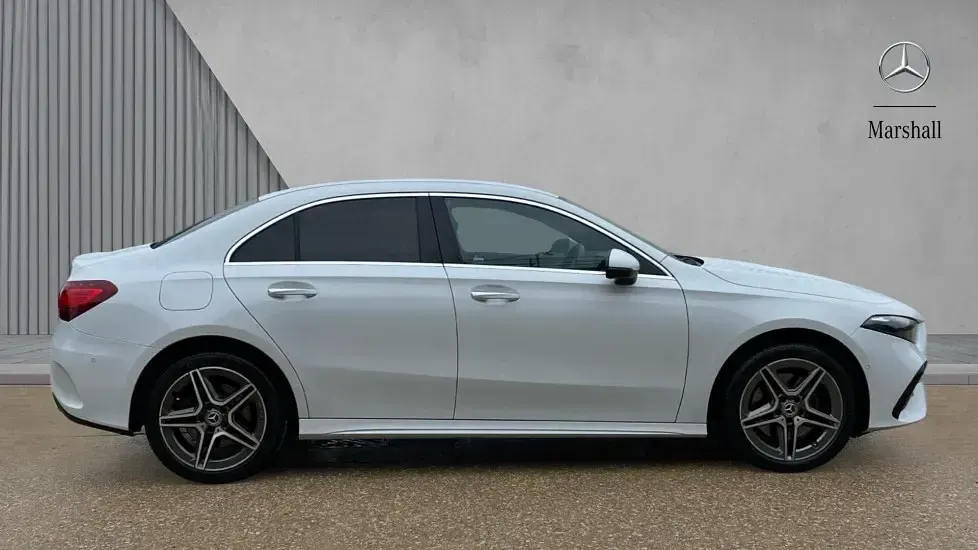 Used Mercedes A250 AMG Line Premium 218 HP (160 kW) 2023 White