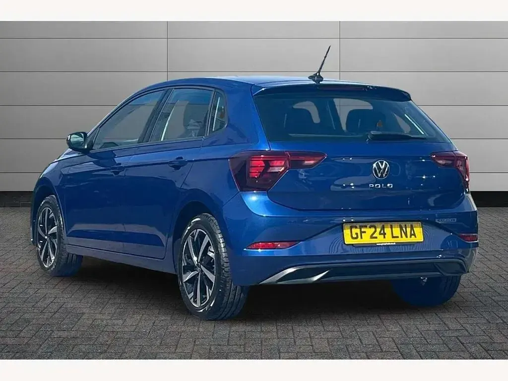 Used VW Polo Life 80 HP (58 kW) 2024 Blue Hatchback