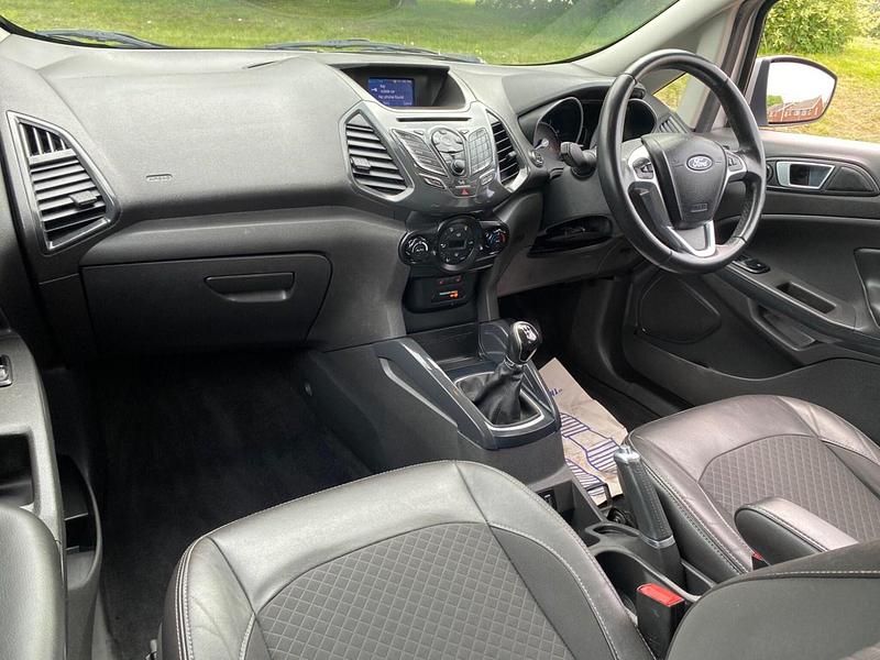 Usado Ford Ecosport Titanium 125 HP (91 kW) 2016 Prateado SUV