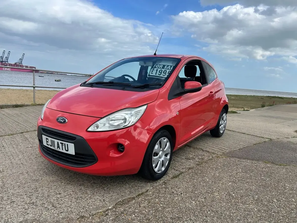Used Ford Ka 69 HP (50 kW) 2011 Red Hatchback