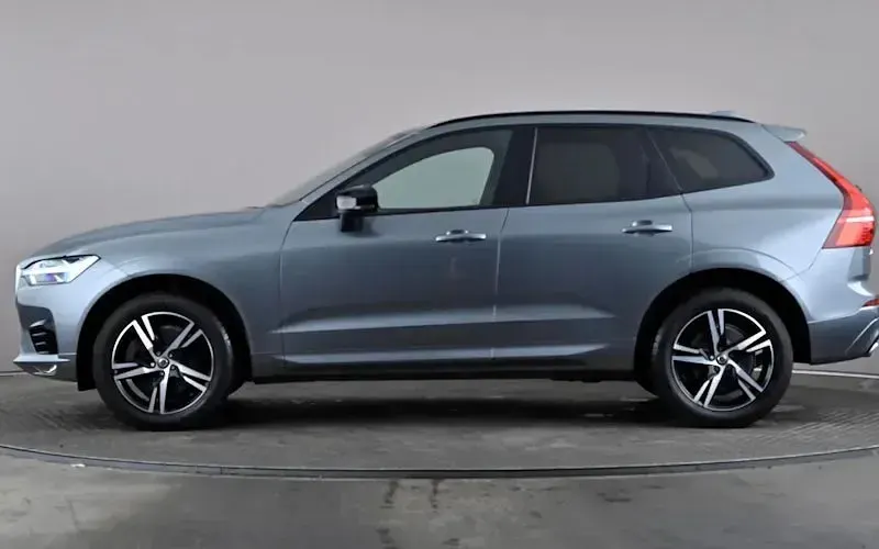 Used Volvo XC60 R-Design 190 HP (139 kW) 2019 Grey SUV