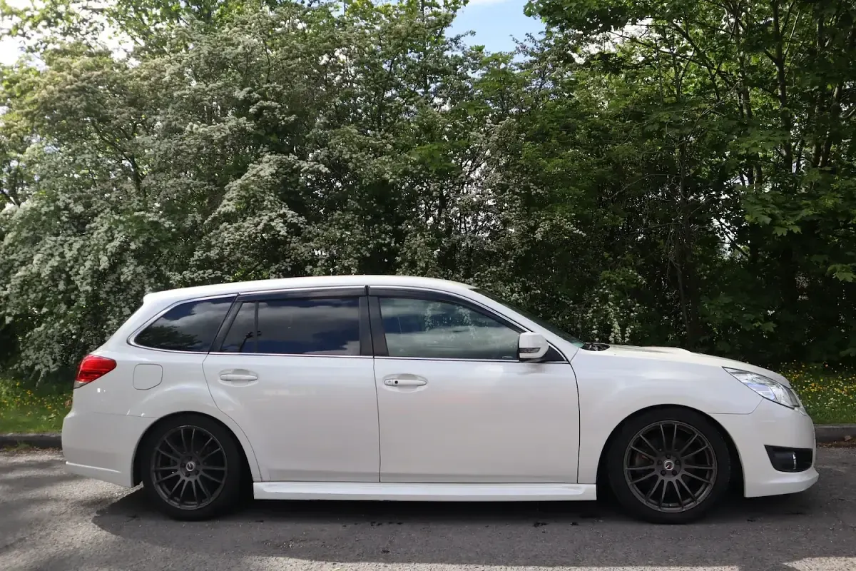 Used Subaru Legacy GT 170 HP (125 kW) 2010 White Estate