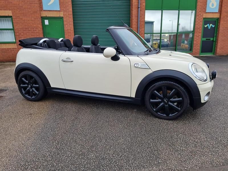 Used Mini Cooper Cabriolet 122 HP (89 kW) 2010 White Cabriolet