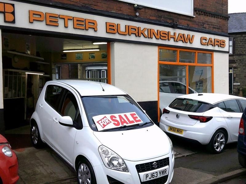 Used Suzuki Splash 2013 White Hatchback