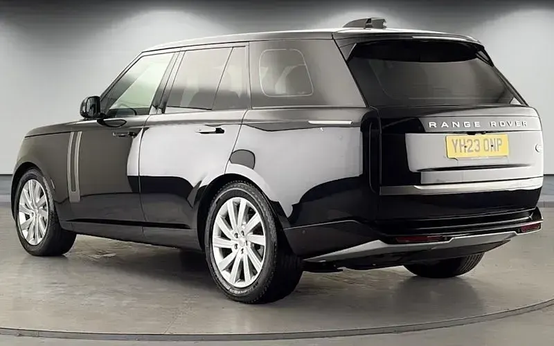 Used Land Rover Range Rover SE 349 HP (256 kW) 2025 SUV