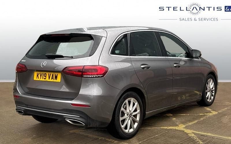 Used Mercedes B180 136 HP (100 kW) 2022 MPV