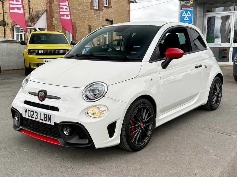Used Abarth 695 180 HP (132 kW) 2023 White Hatchback
