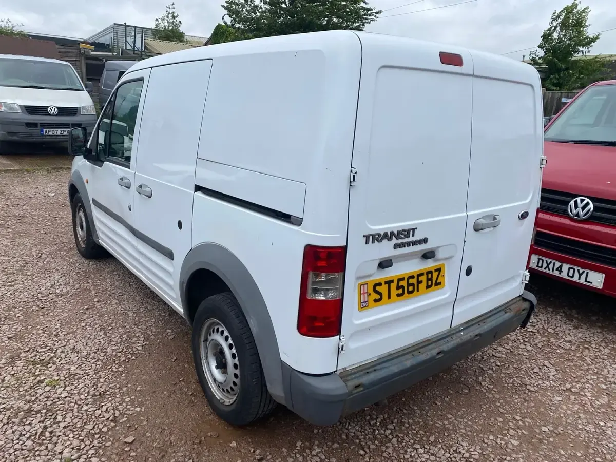 Used Ford Transit Connect 75 HP (55 kW) 2006 White MPV