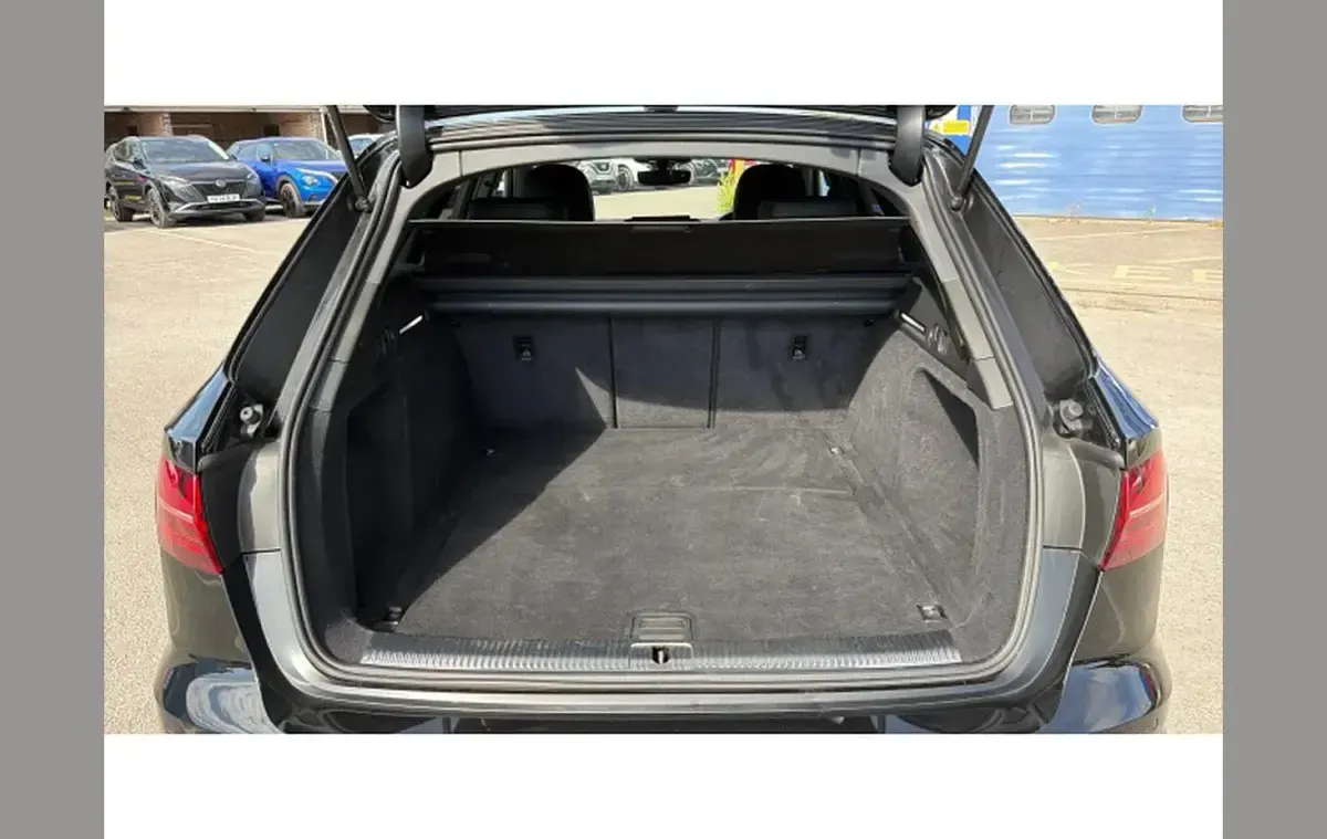 Used Audi A4 S-Line 204 HP (150 kW) 2024 Black Estate