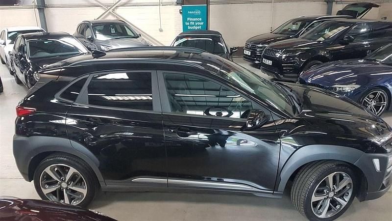 Second-hand Hyundai Kona Premium 120 CP (88 kW) 2019 Negru SUV