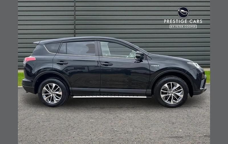 Used Toyota RAV4 Hybrid 194 HP (142 kW) 2018 Black SUV