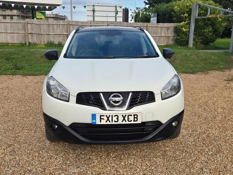White Used 2013 Nissan Qashqai 360º SUV | £3,495 (Fair price) - Image 1/4