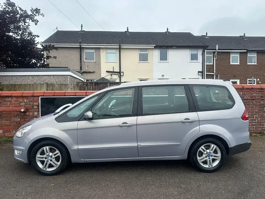 Used Ford Galaxy Zetec 140 HP (102 kW) 2010 Silver MPV