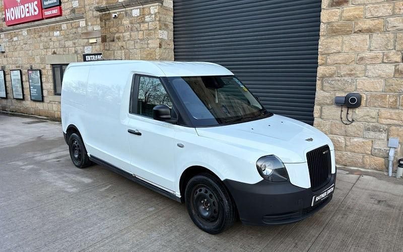 Used LEVC VN5 City 150 HP (110 kW) 2022 MPV