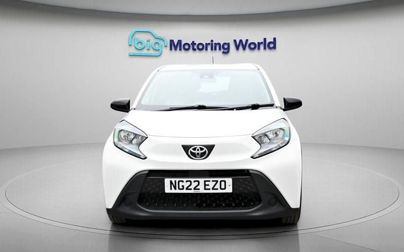 Used Toyota Aygo X PURE 72 HP (52 kW) 2025 SUV