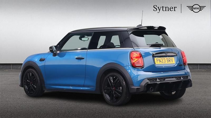 Usado Mini Cooper Hatch 134 HP (98 kW) 2023 Azul Citadino