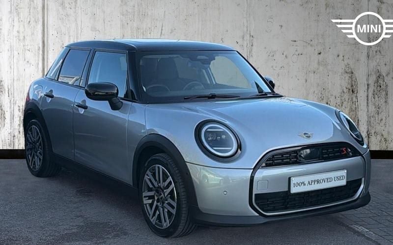 Begagnad Mini Cooper Classic 150 kW (204 HK) 2026 Halvkombi