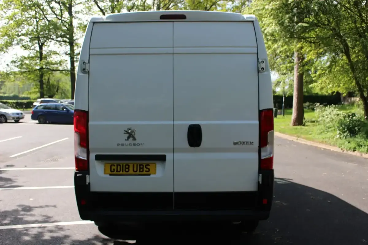 Second-hand Peugeot Boxer 2018 Alb Van