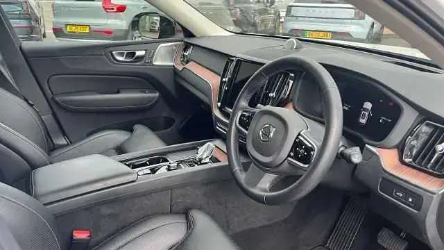Second-hand Volvo XC60 Ultimate 455 CP (334 kW) 2023 Alb SUV