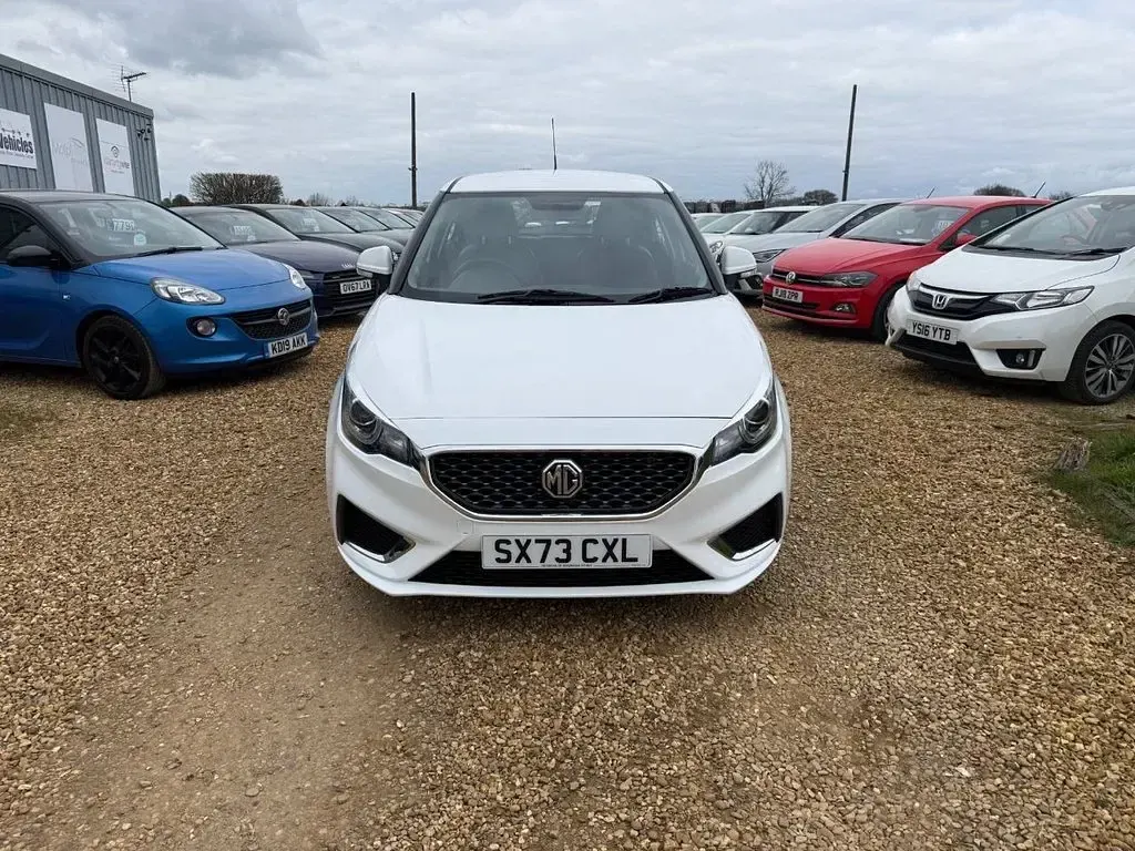 Used MG MG3 Exclusive 106 HP (77 kW) 2024 White Hatchback