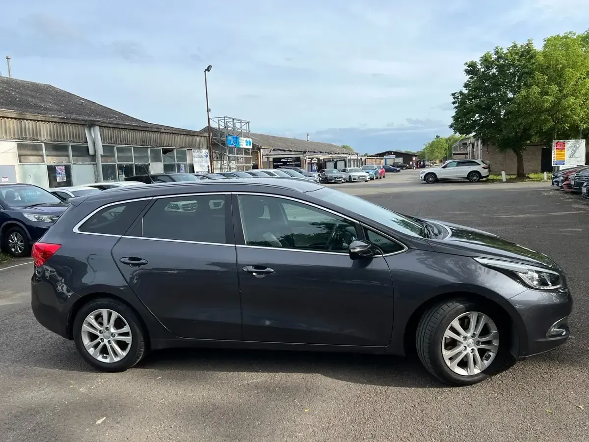 Used Kia Ceed 2015 Silver Hatchback