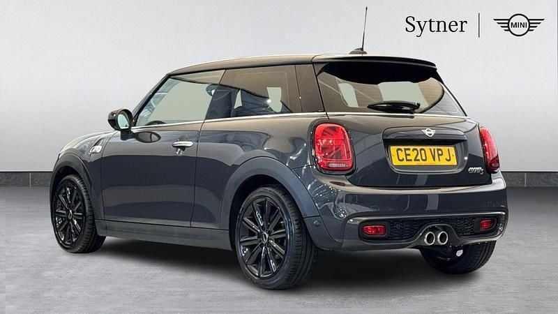 Usado Mini Cooper S Classic 189 HP (139 kW) 2020 Cinzento Citadino