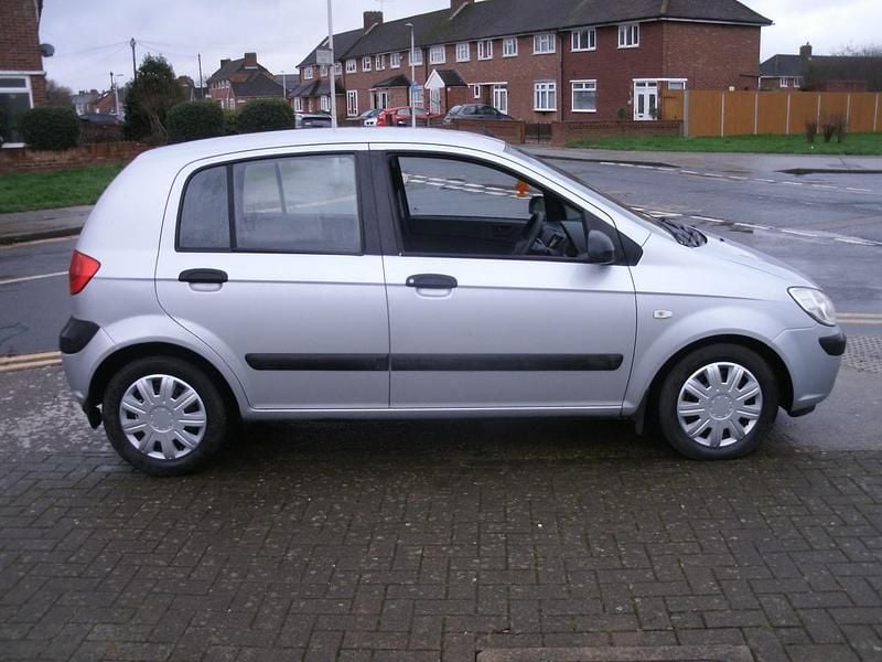 Used Hyundai Getz 95 HP (69 kW) 2008 Silver Hatchback