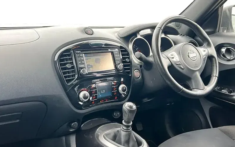 Used Nissan Juke N-Connecta 116 HP (85 kW) 2017 White SUV