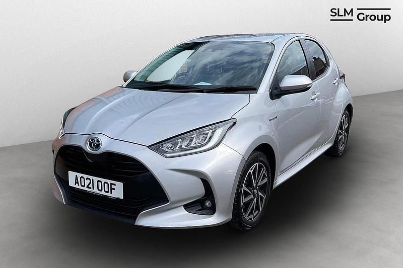 Silver Used 2021 Toyota Yaris Design Hatchback | £13,995 (Fair price) - Image 1/2