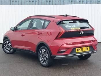 Usado Hyundai Bayon Advanced 100 CV (73 kW) 2025 Rojo SUV