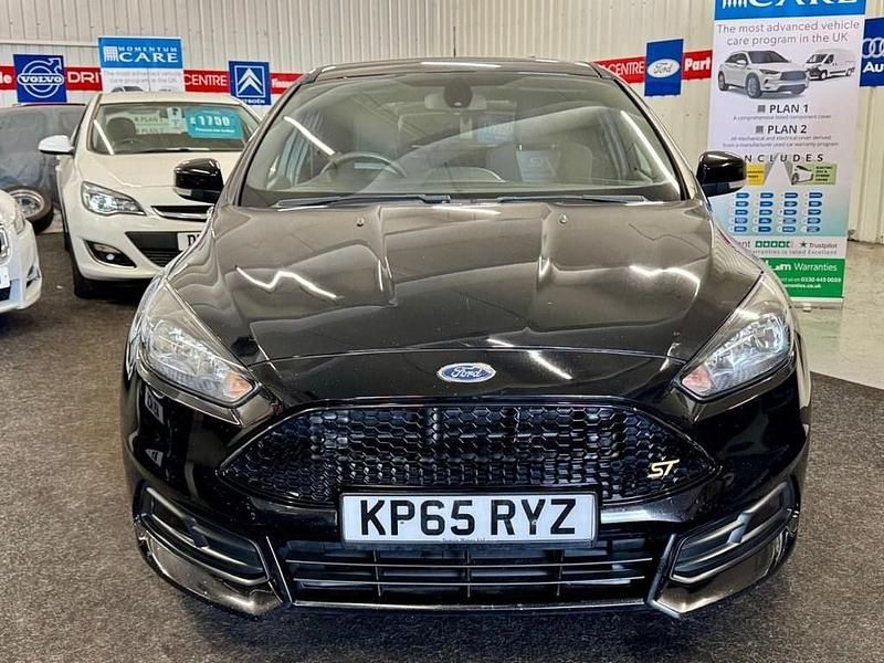 Used Ford Focus ST 185 HP (136 kW) 2015 Black Hatchback