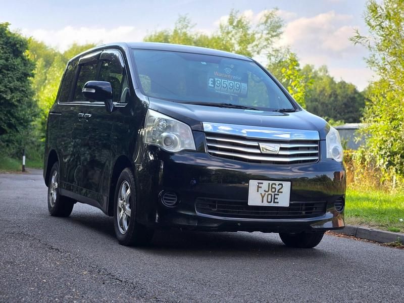 Black Used 2023 Toyota Noah MPV | £7,599 (Fair price) - Image 1/4